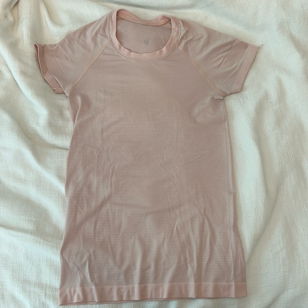 Lululemon Swiftly Tech short sleeve shirt light pink Size 4